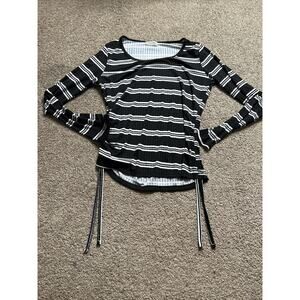 Wo’s XL Full Circle Trends Long Sleeve Black & White Striped Side Bunch Blouse